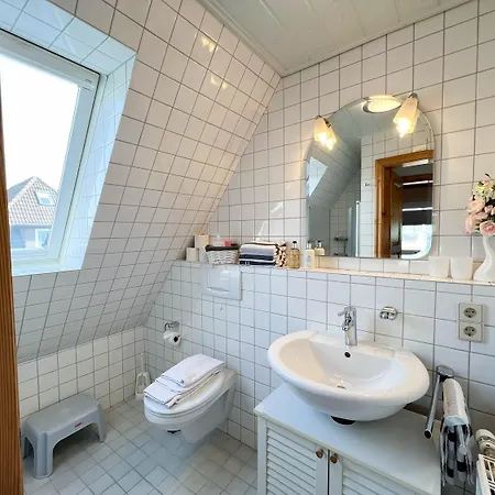 Elke Apartment